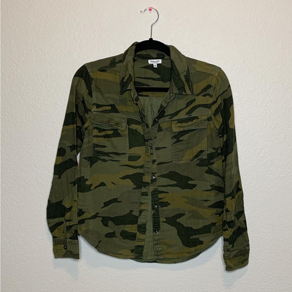 SPLENDID button up camo shirt
